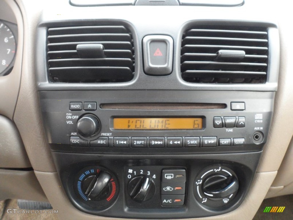 2004 Sentra 1.8 S - Bronze Shimmer / Taupe photo #37