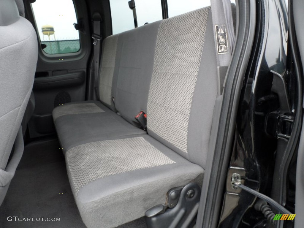 2003 Ford F150 XLT SuperCab 4x4 Rear Seat Photo #63905685