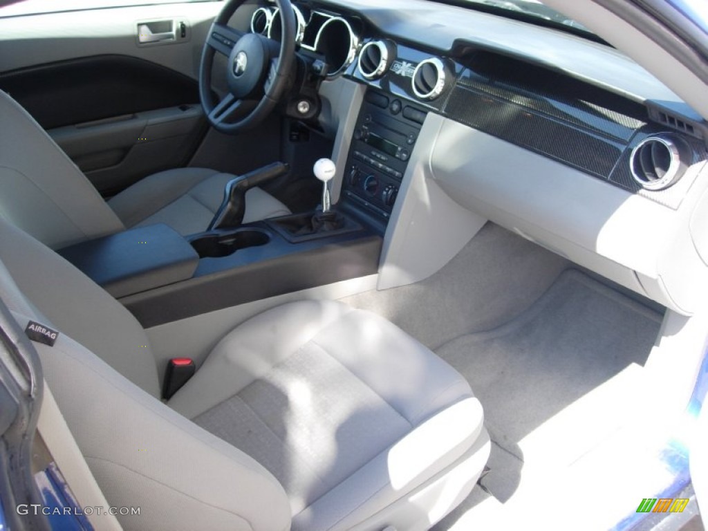 2006 Mustang V6 Deluxe Coupe - Vista Blue Metallic / Light Graphite photo #3