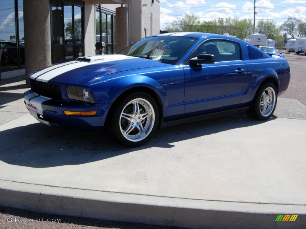 2006 Mustang V6 Deluxe Coupe - Vista Blue Metallic / Light Graphite photo #5