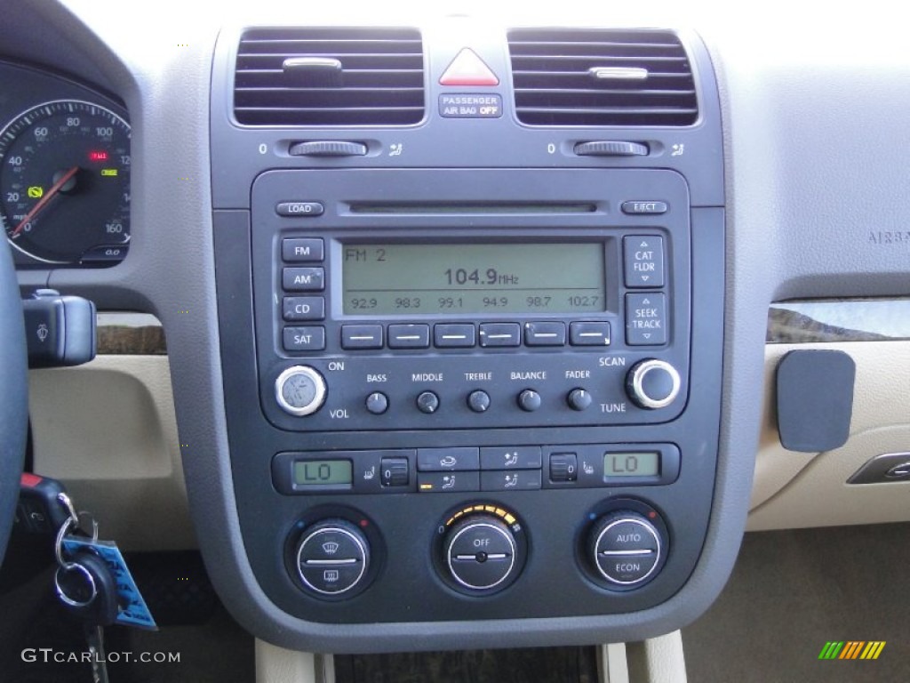 2006 Volkswagen Jetta 2.0T Sedan Controls Photo #63907478