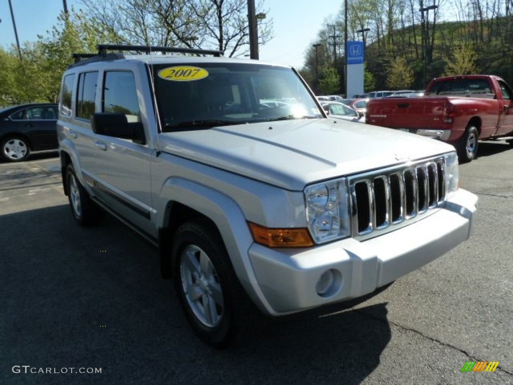 2007 Commander Sport 4x4 - Bright Silver Metallic / Medium Slate Gray photo #7