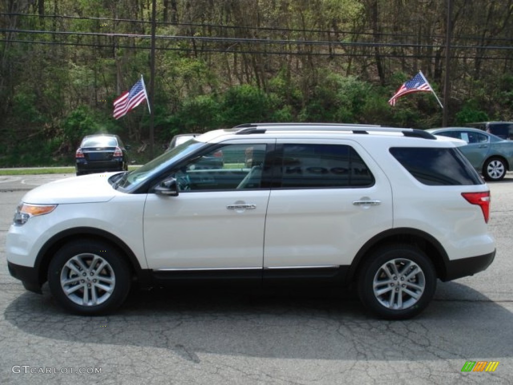 2013 Explorer XLT - White Platinum Tri-Coat / Medium Light Stone photo #5