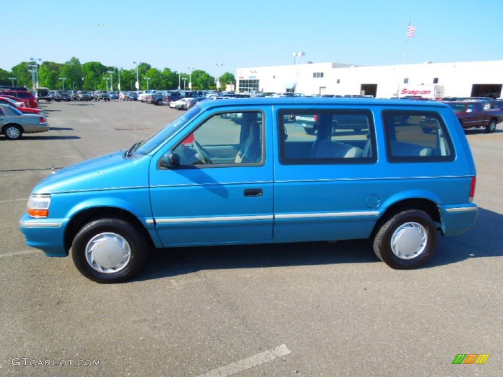 1993 Plymouth Voyager Standard Voyager Model Exterior Photos