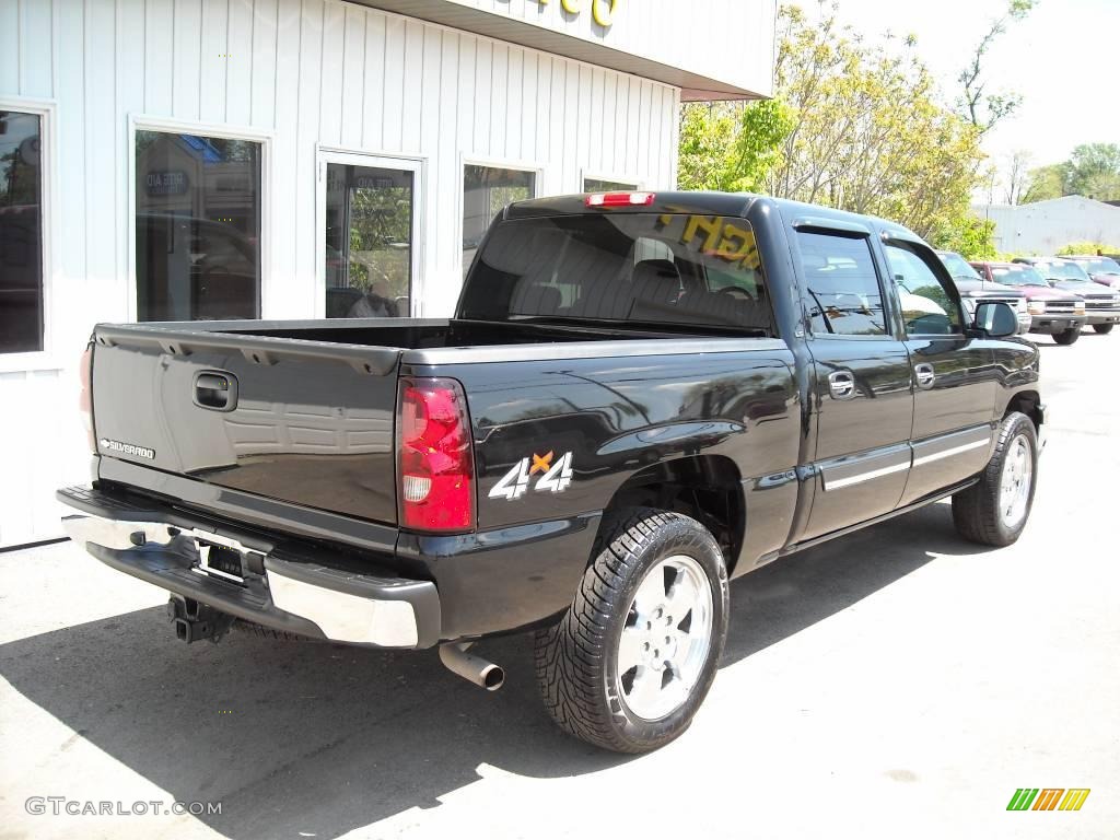 2007 Silverado 1500 Classic LS Crew Cab 4x4 - Black / Dark Charcoal photo #3