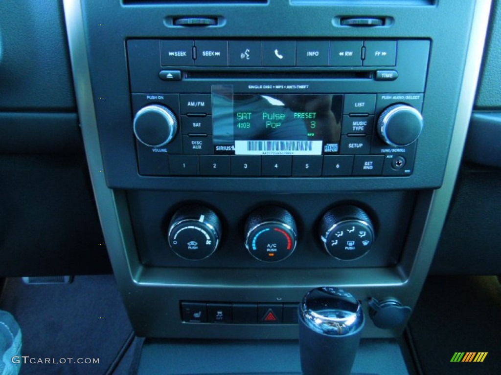2012 Jeep Liberty Latitude Controls Photo #63911903