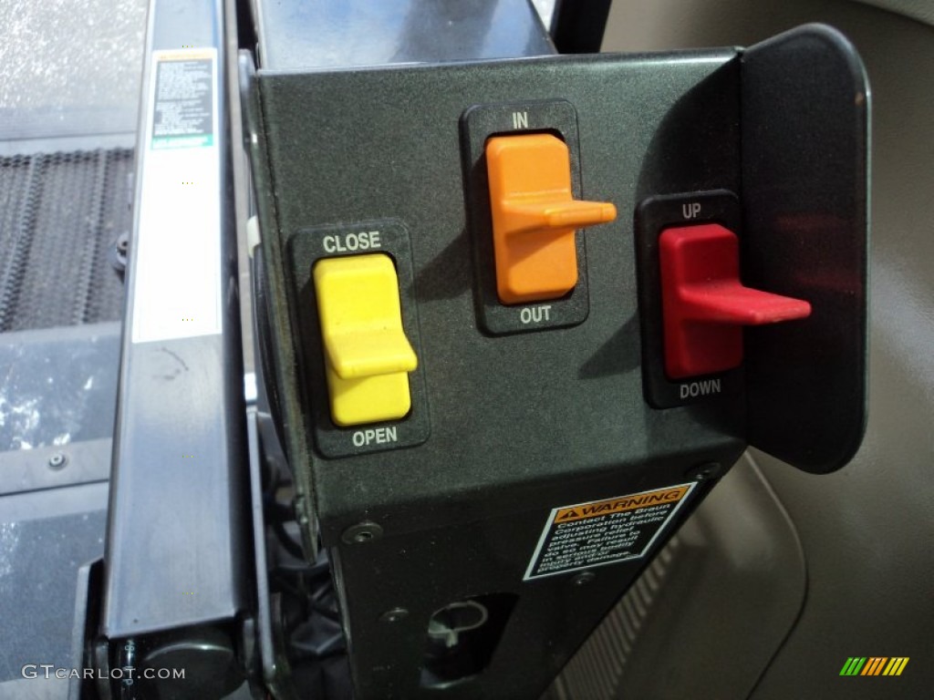 2004 Ford E Series Van E150 Wheelchair Access Controls Photo #63912581