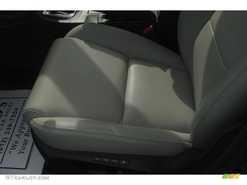 2012 Kizashi SE AWD - Black Pearl Metallic / Beige photo #35