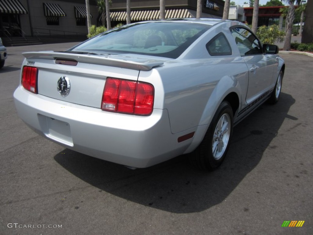 2007 Mustang V6 Deluxe Coupe - Satin Silver Metallic / Light Graphite photo #7