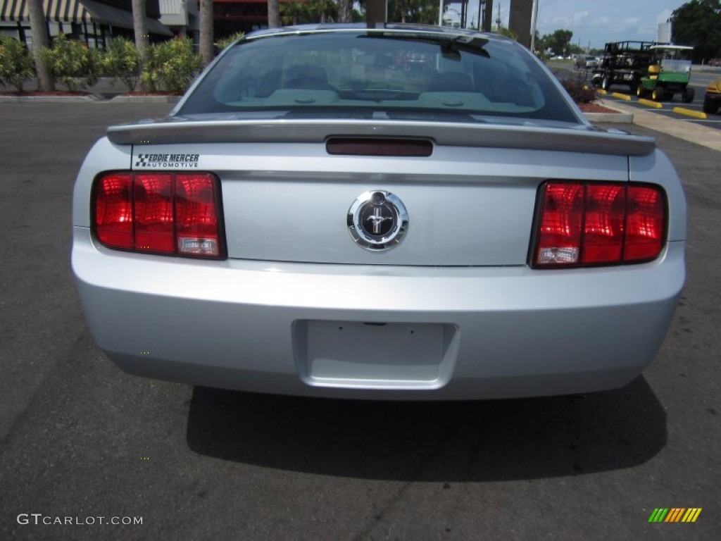 2007 Mustang V6 Deluxe Coupe - Satin Silver Metallic / Light Graphite photo #8