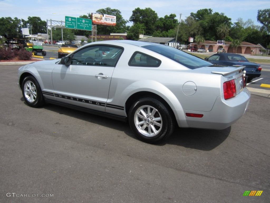 2007 Mustang V6 Deluxe Coupe - Satin Silver Metallic / Light Graphite photo #10