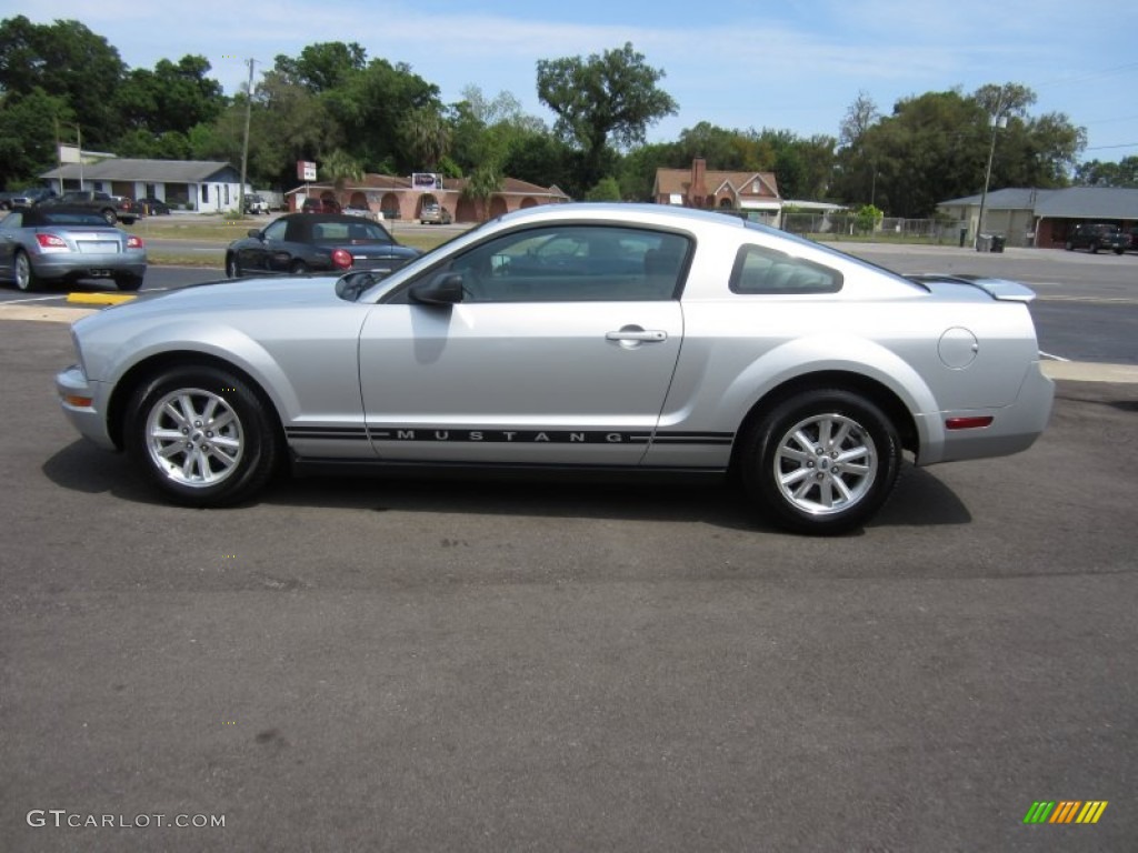 2007 Mustang V6 Deluxe Coupe - Satin Silver Metallic / Light Graphite photo #11