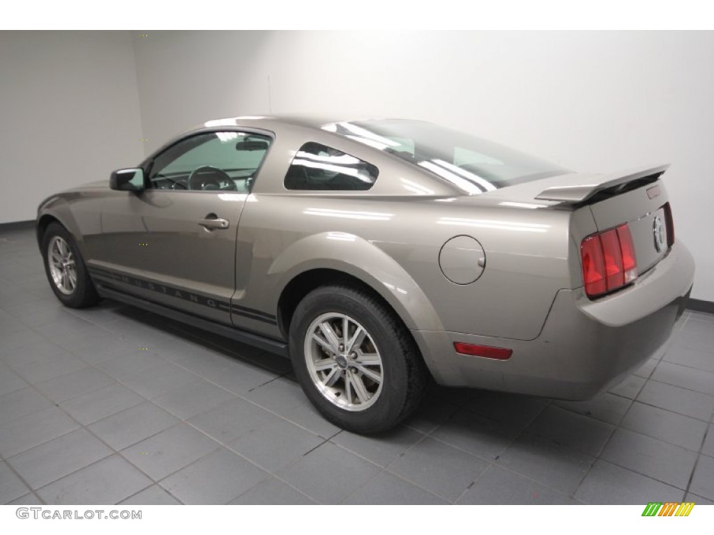 2005 Mustang V6 Premium Coupe - Mineral Grey Metallic / Dark Charcoal photo #5