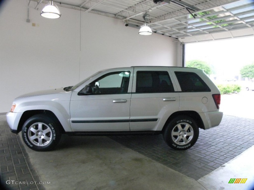 2008 Grand Cherokee Laredo 4x4 - Bright Silver Metallic / Dark Slate Gray photo #2