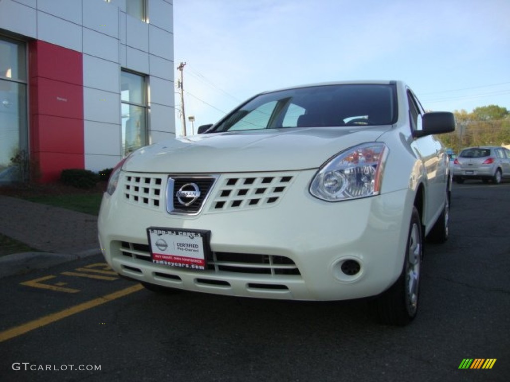 Phantom White Nissan Rogue