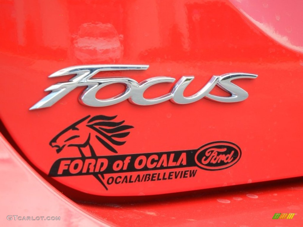 2012 Focus SE Sport Sedan - Race Red / Two-Tone Sport photo #4
