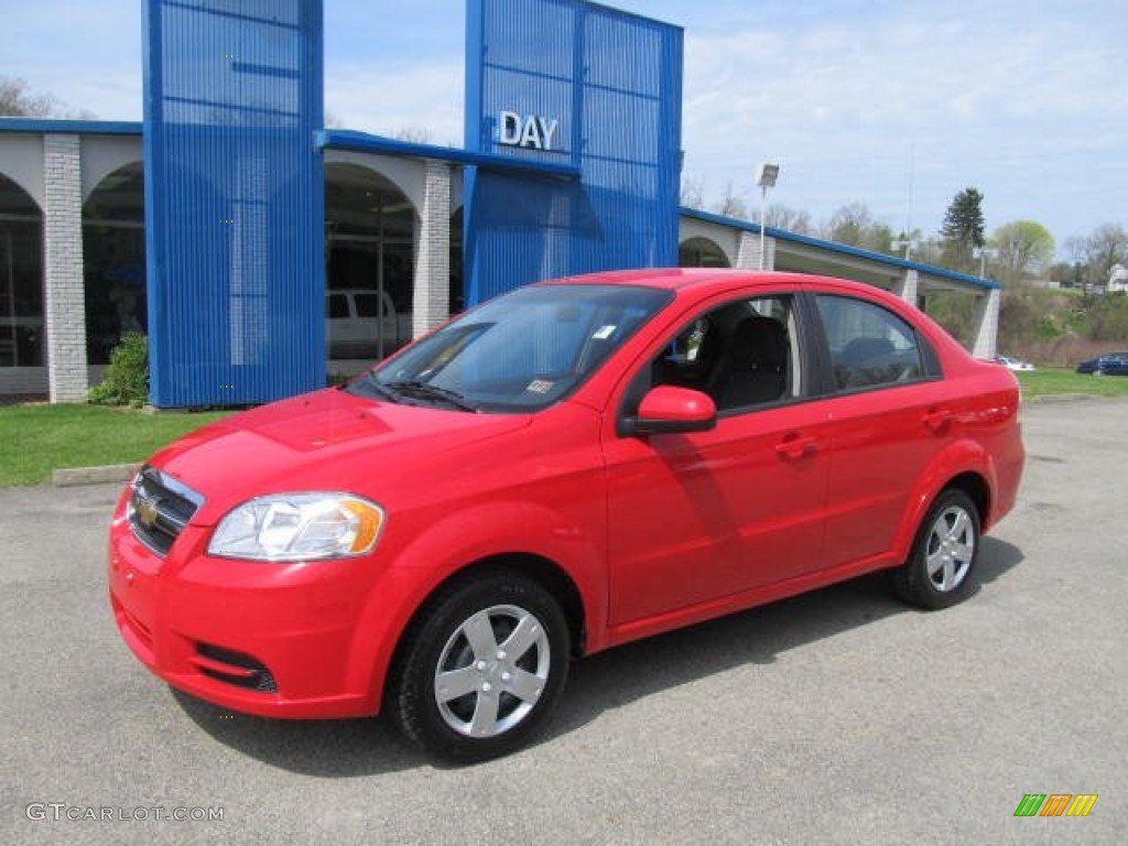 2010 Aveo LT Sedan - Victory Red / Charcoal photo #1