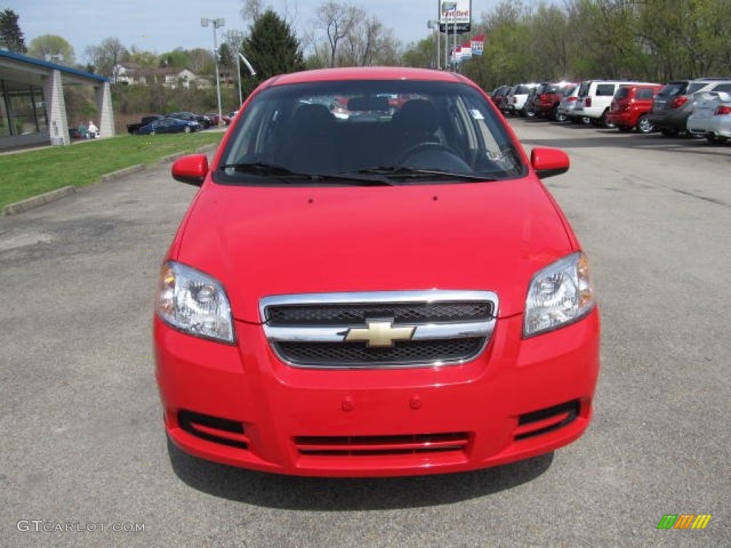 2010 Aveo LT Sedan - Victory Red / Charcoal photo #6