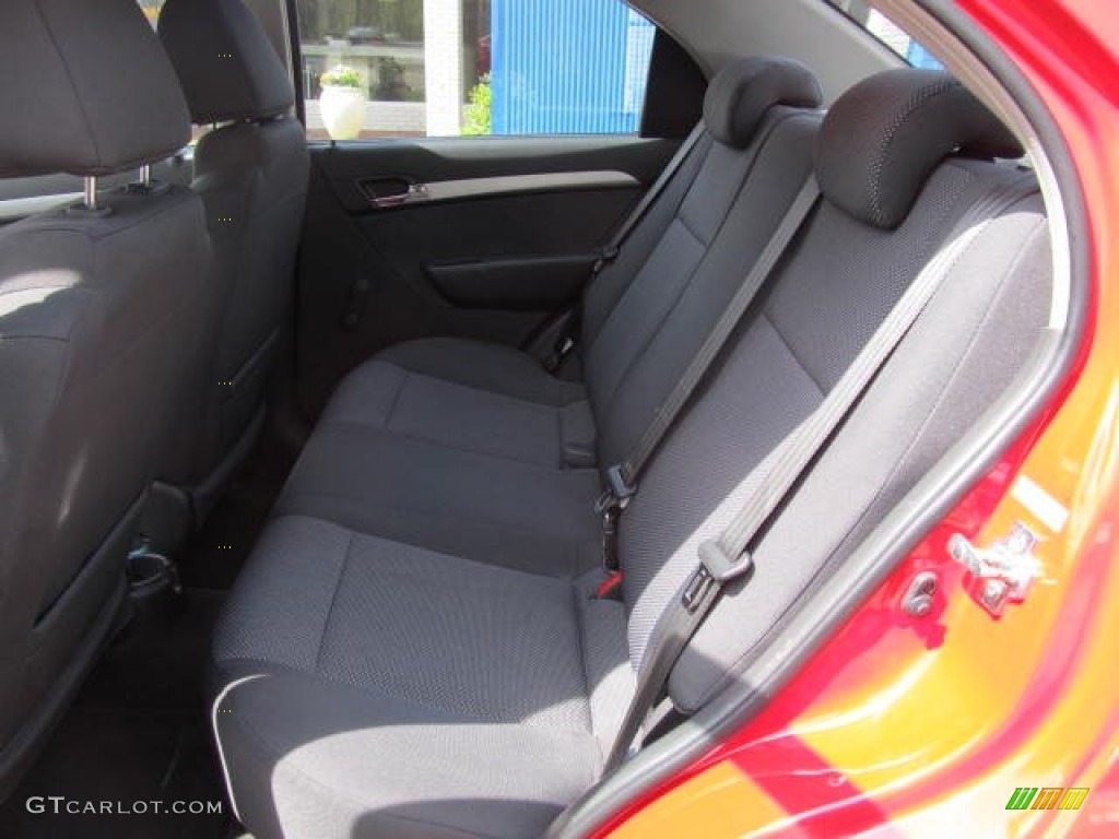 2010 Aveo LT Sedan - Victory Red / Charcoal photo #10