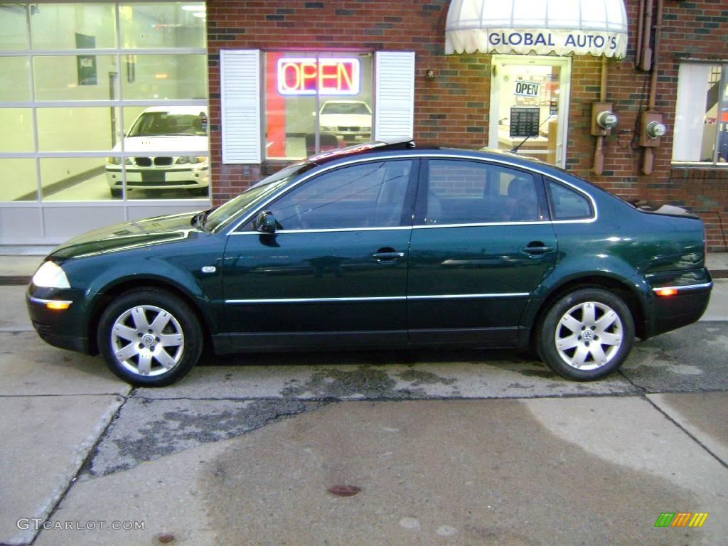 2001 Passat GLX Sedan - Pine Green Metallic / Black photo #2