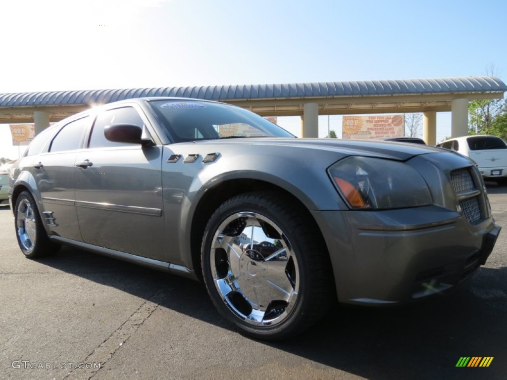 2005 Magnum SXT - Mineral Gray Metallic / Dark Slate Gray/Light Graystone photo #4