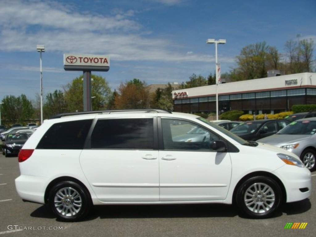 Super White Toyota Sienna