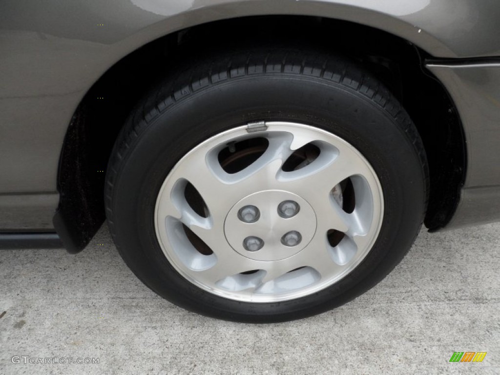 2000 Saturn S Series SL2 Sedan Wheel Photos