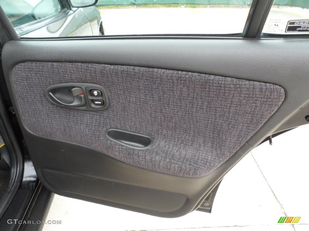 2000 Saturn S Series SL2 Sedan Gray Door Panel Photo #63944140