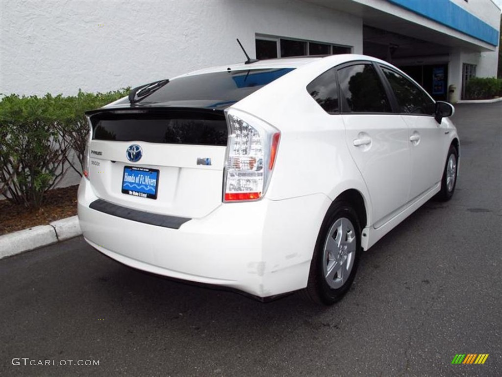 2010 Prius Hybrid III - Blizzard White Pearl / Misty Gray photo #3