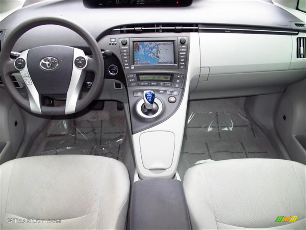 2010 Prius Hybrid III - Blizzard White Pearl / Misty Gray photo #10