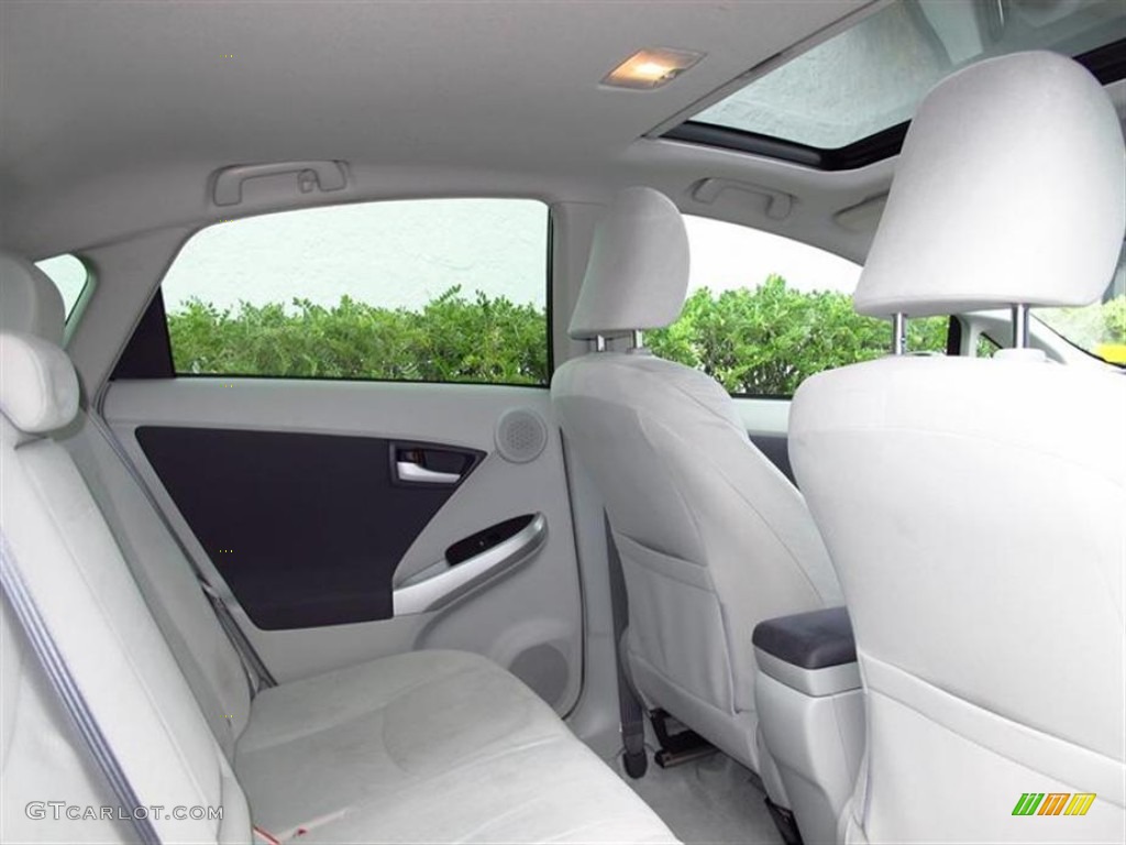 2010 Prius Hybrid III - Blizzard White Pearl / Misty Gray photo #14