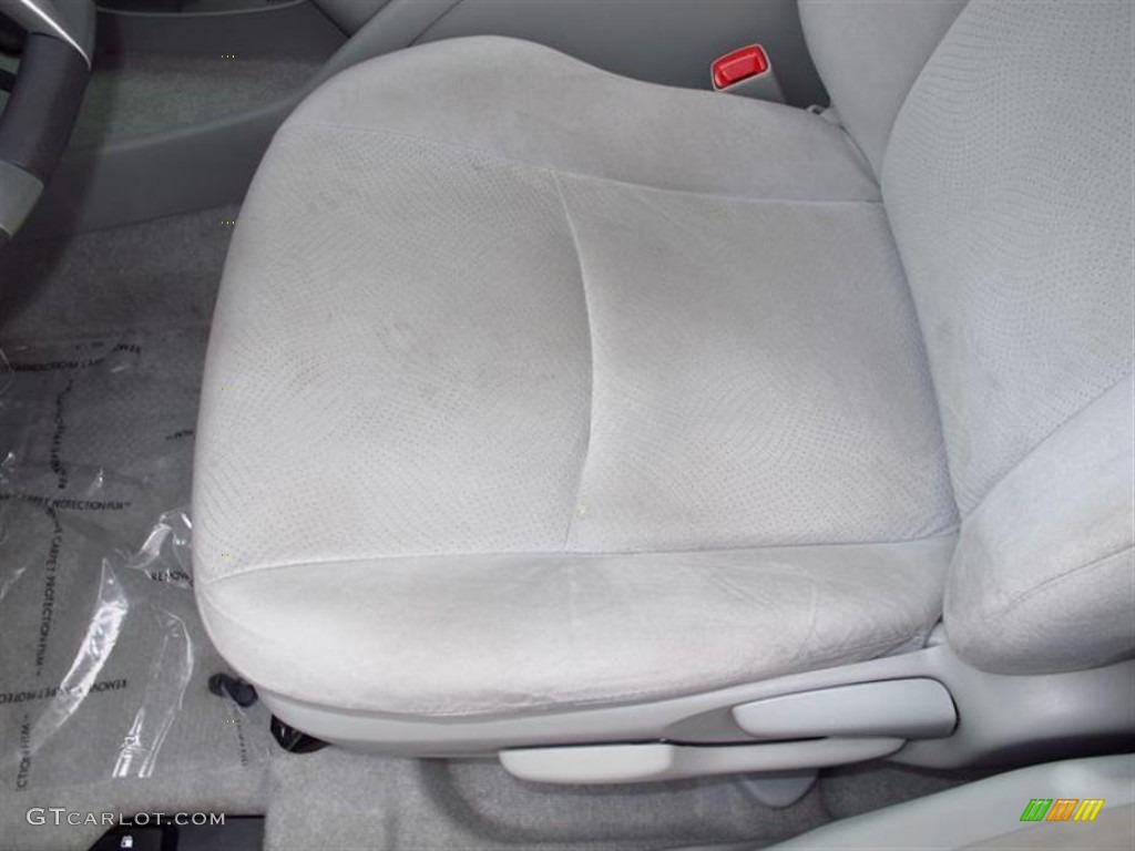 2010 Prius Hybrid III - Blizzard White Pearl / Misty Gray photo #16