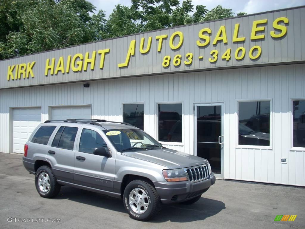 Silverstone Metallic Jeep Grand Cherokee