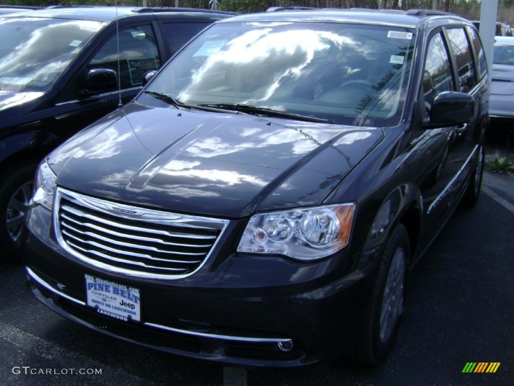 Dark Charcoal Pearl Chrysler Town & Country