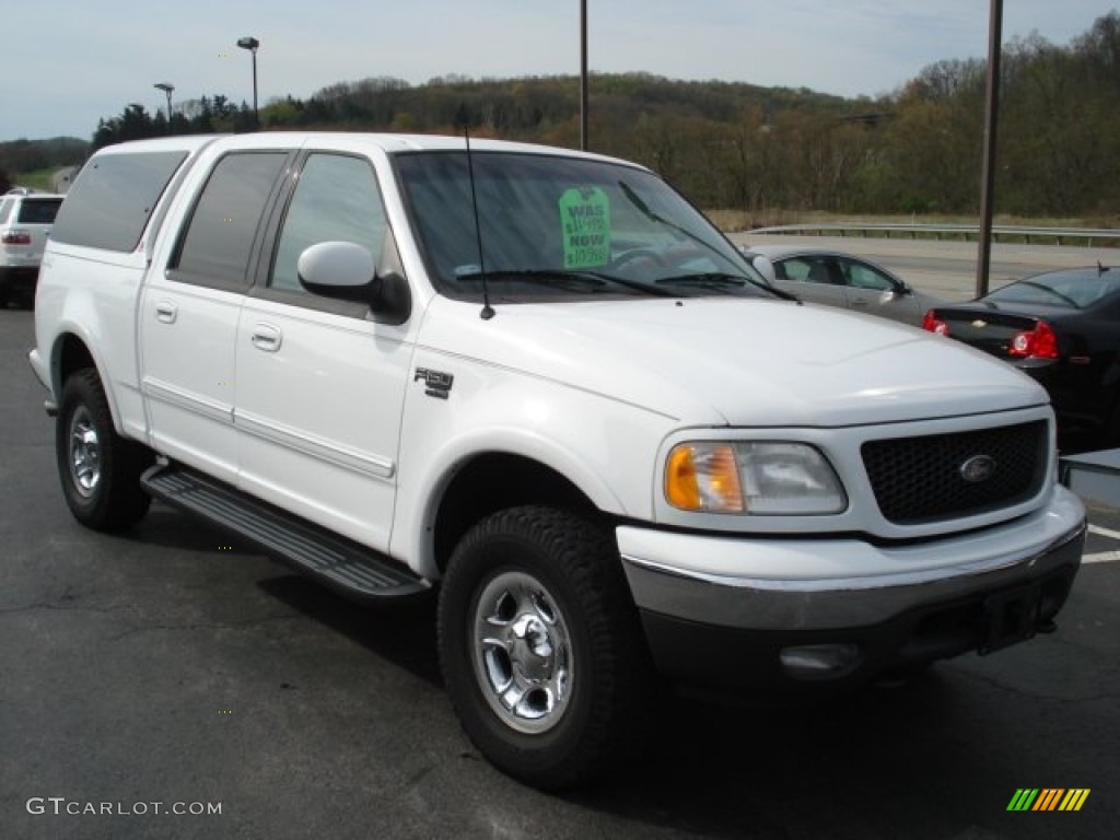 2002 F150 Lariat SuperCrew 4x4 - Oxford White / Medium Graphite photo #4