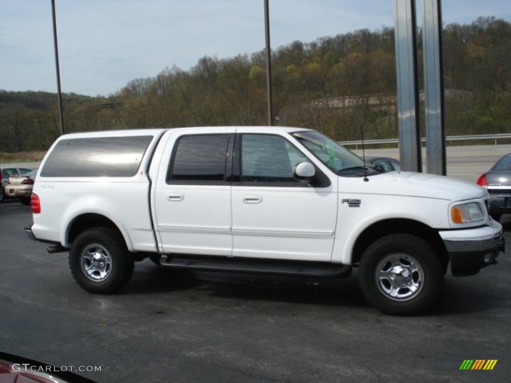 2002 F150 Lariat SuperCrew 4x4 - Oxford White / Medium Graphite photo #5