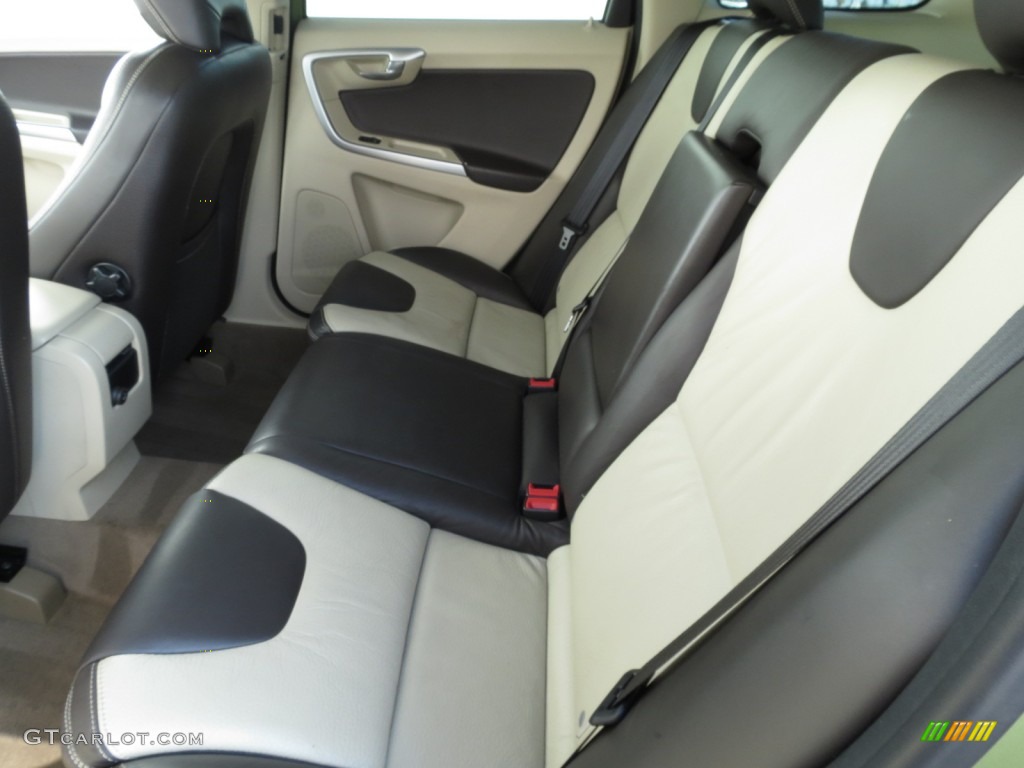 2010 Volvo XC60 T6 AWD R-Design Rear Seat Photos