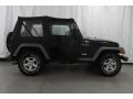 Black - Wrangler SE 4x4 Photo No. 4