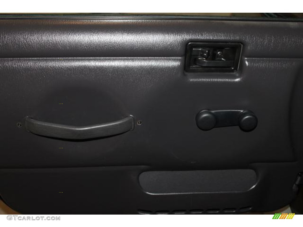 2002 Wrangler SE 4x4 - Black / Agate Black photo #22
