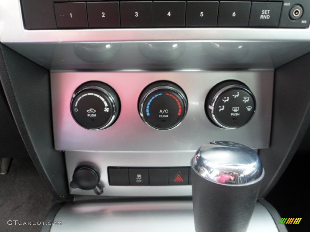 2011 Dodge Nitro SXT 4x4 Controls Photo #63965139