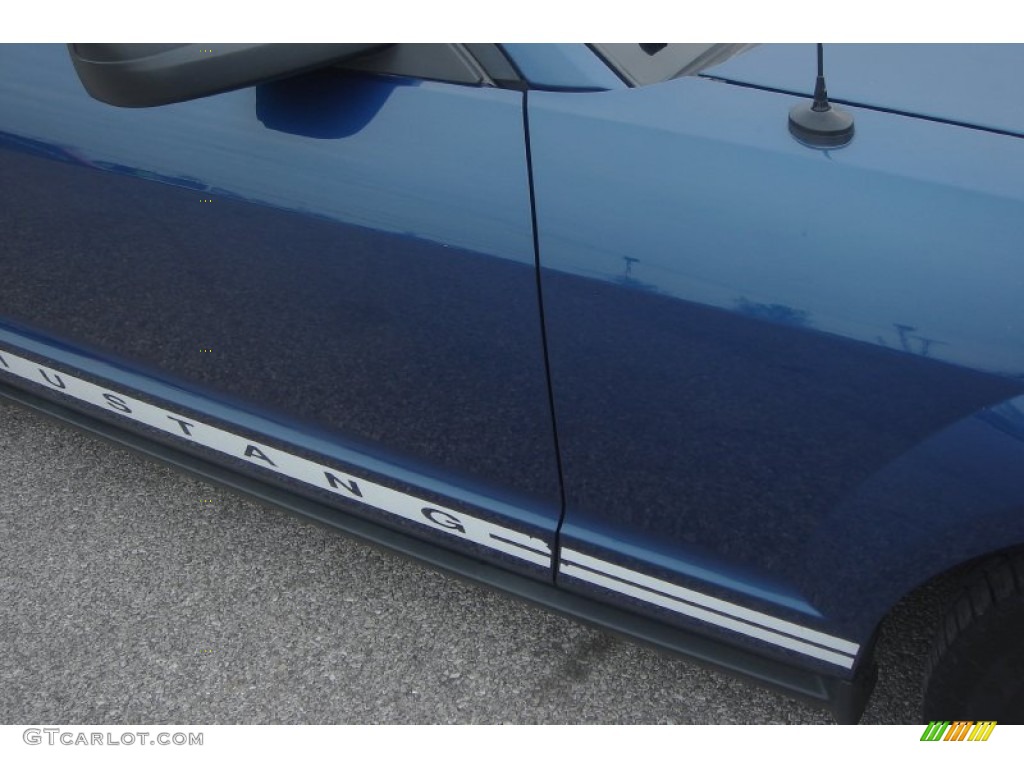 2006 Mustang V6 Premium Convertible - Vista Blue Metallic / Dark Charcoal photo #16