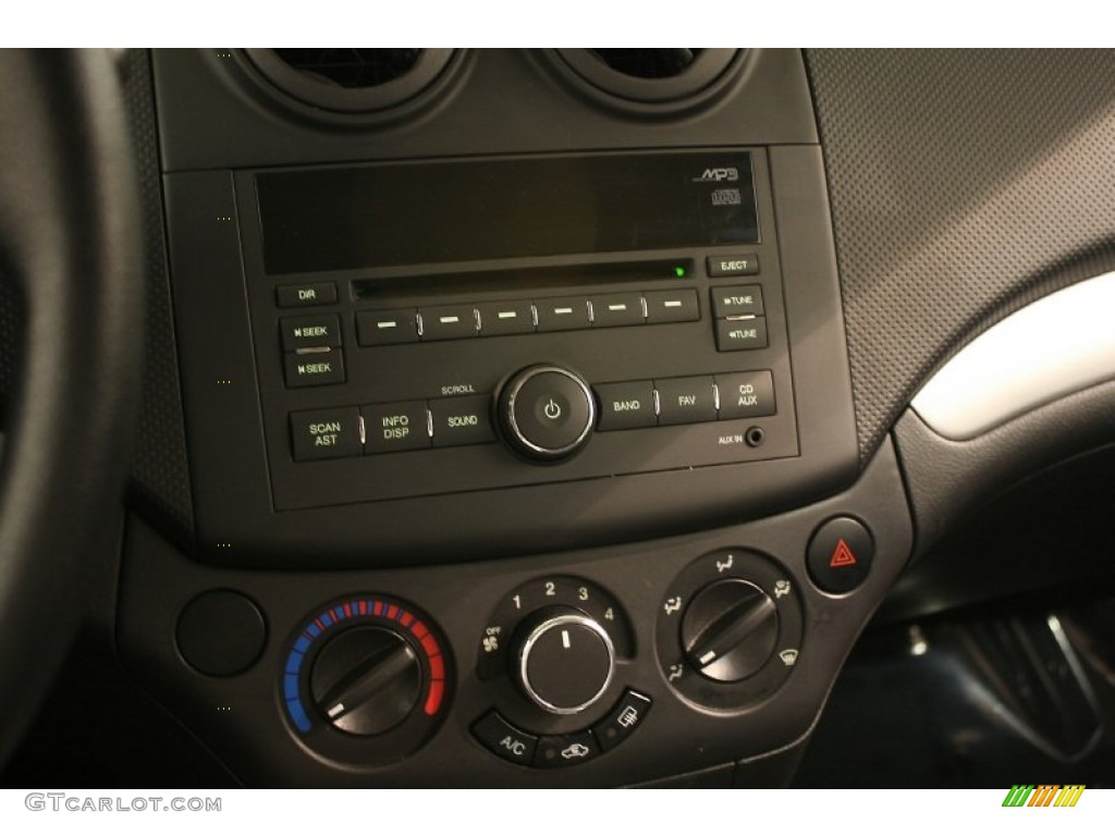 2010 Aveo LT Sedan - Victory Red / Charcoal photo #9