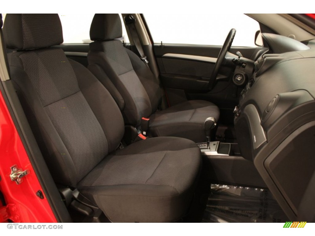 2010 Aveo LT Sedan - Victory Red / Charcoal photo #11