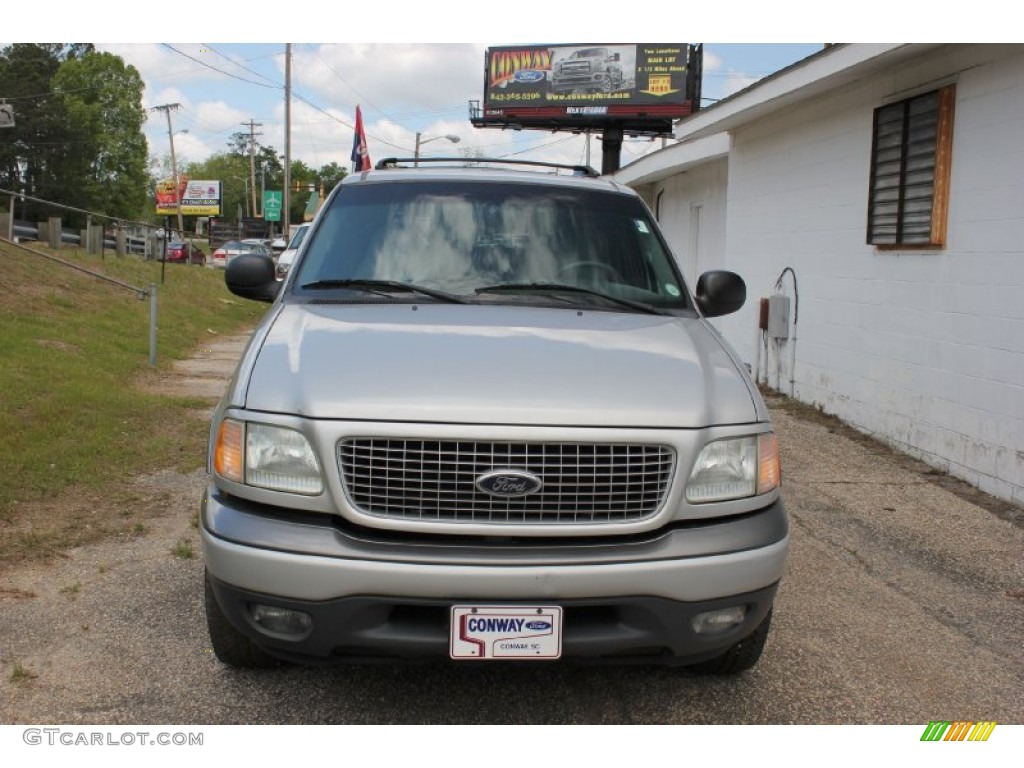 2002 Expedition XLT - Silver Metallic / Medium Graphite photo #2