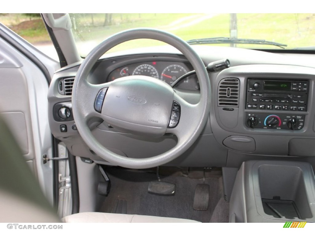 2002 Expedition XLT - Silver Metallic / Medium Graphite photo #16