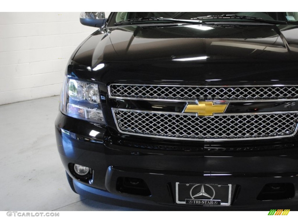 2011 Avalanche LTZ 4x4 - Black / Ebony photo #3