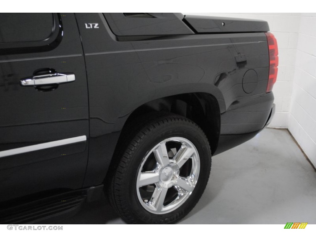 2011 Avalanche LTZ 4x4 - Black / Ebony photo #8