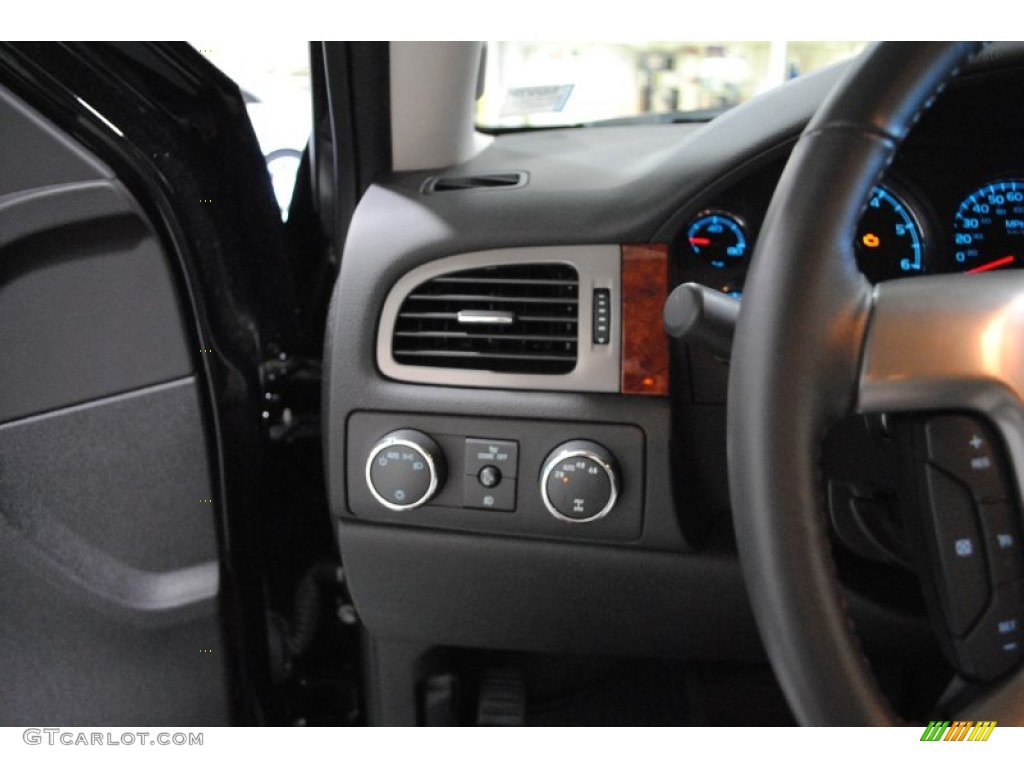 2011 Avalanche LTZ 4x4 - Black / Ebony photo #18