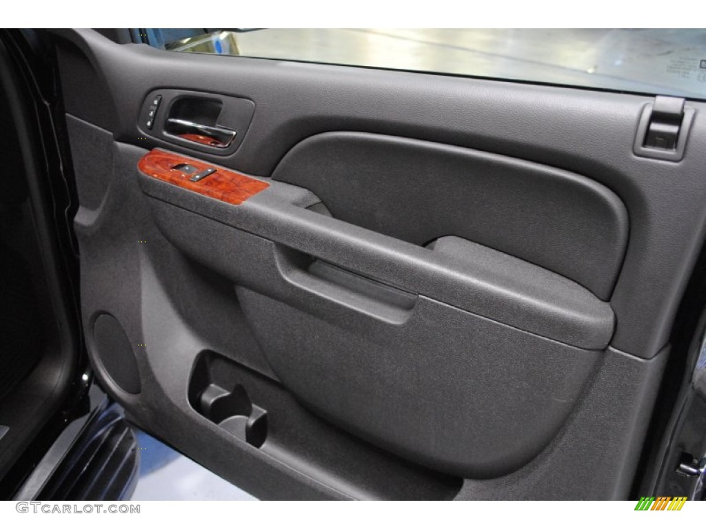 2011 Avalanche LTZ 4x4 - Black / Ebony photo #30