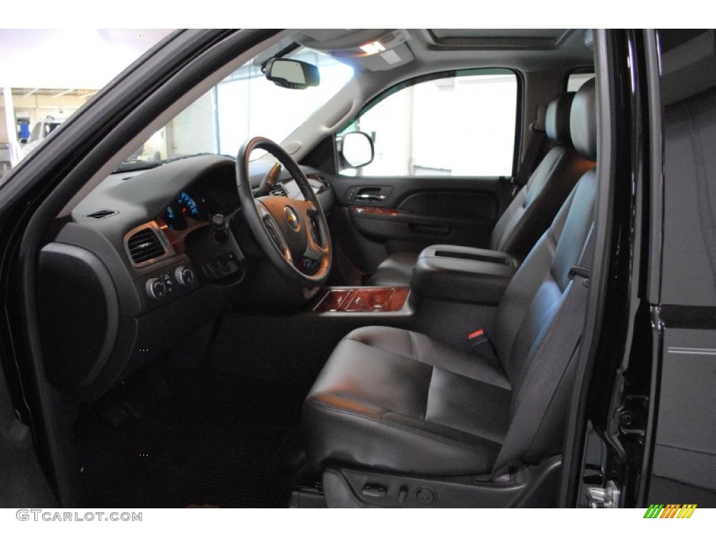 2011 Avalanche LTZ 4x4 - Black / Ebony photo #33